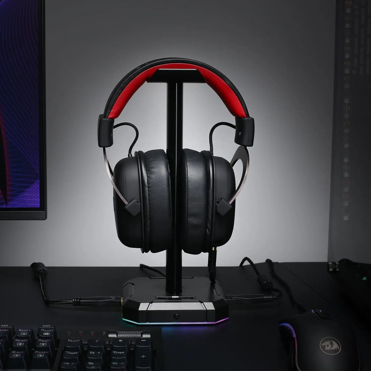 5 ideias incríveis para customizar seu setup gamer 2 5 ideias incríveis para customizar seu setup gamer Suport Headset.jpg