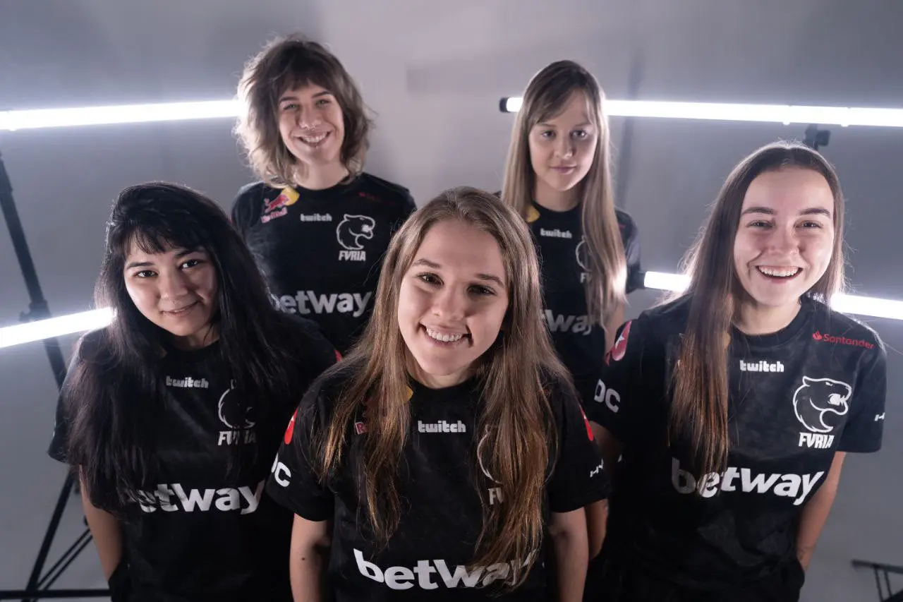 CS:GO: Com cenário feminino crescente, Brasil já passa de 10 LANs 2 CS:GO: Com cenário feminino crescente, Brasil já passa de 10 LANs Imagem Reproducao FURIA.jpg