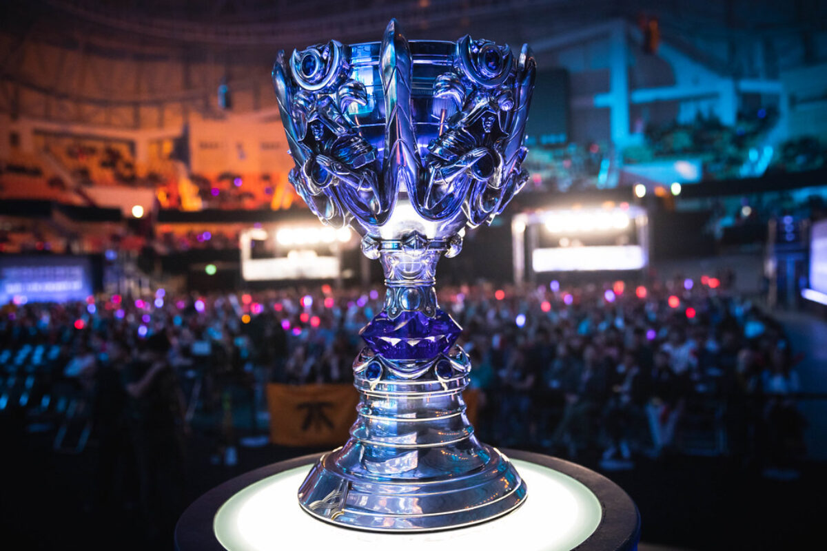 INTZ estreia com vitória no Mundial de League of Legends
