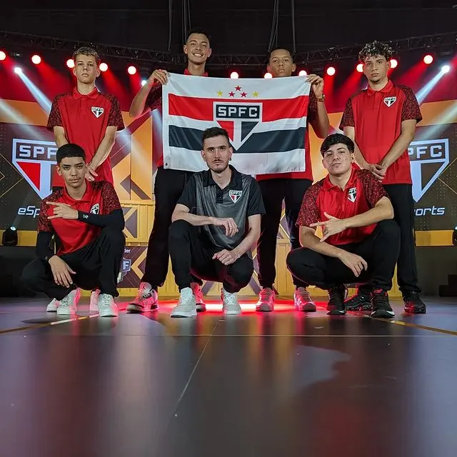 Da tradição ao digital: Times brasileiros de esportes tradicionais que brilham nos eSports 4 Da tradição ao digital: Times brasileiros de esportes tradicionais que brilham nos eSports 339712016 894812295086674 1690367962395875471 n.jpg