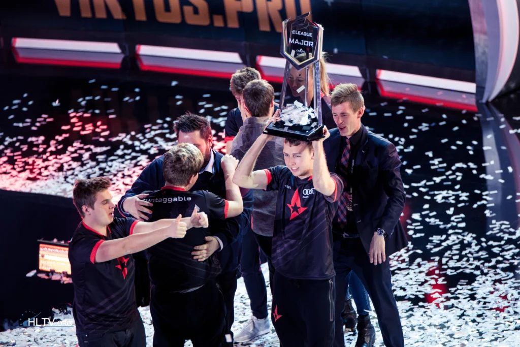 Marcado na história: dupreeh, o maior campeão mundial de CS:GO 2 Marcado na história: dupreeh, o maior campeão mundial de CS:GO 1DGuiO4I8uZjZsxGW5p AI