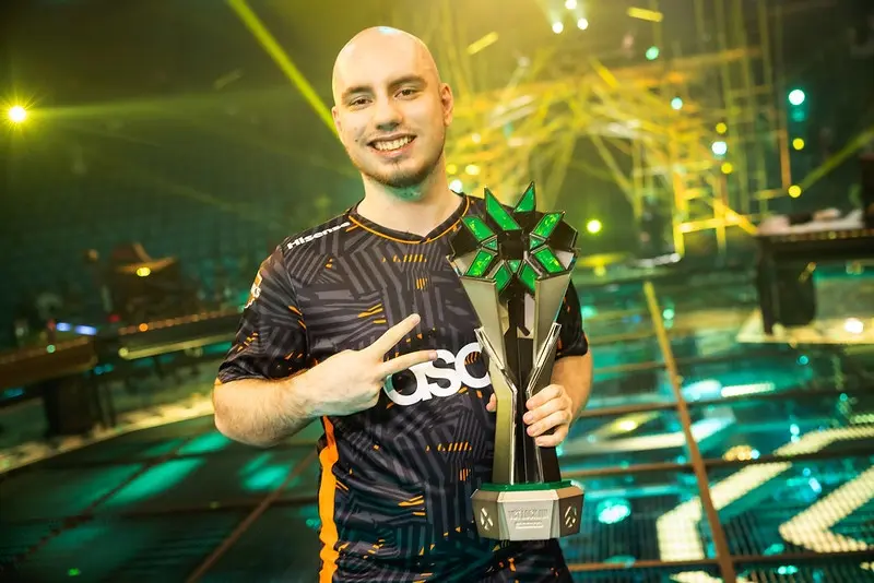 VALORANT: Os 5 melhores jogadores do ano Derke at VCT 2023 LOCKIN Sao Paulo.jpg