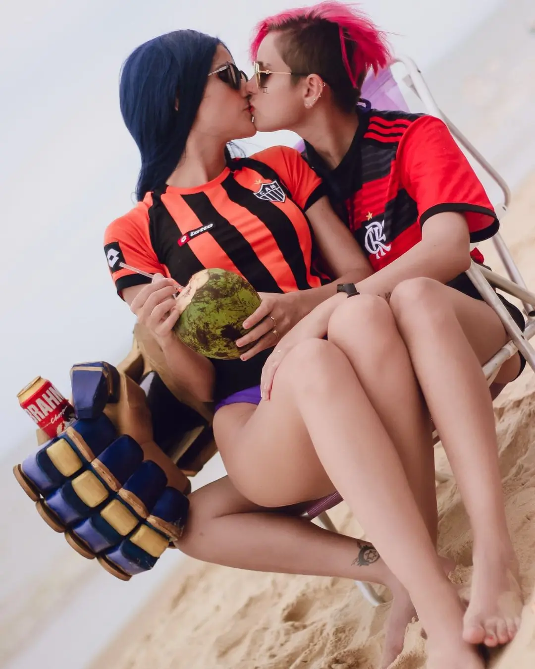 Mês do Orgulho LGBTQIA+: Artistas esbanjam romance e criatividade em cosplays de casal Snapinsta.app 271429627 453828443040835 3628578160991813749 n 1080.jpg