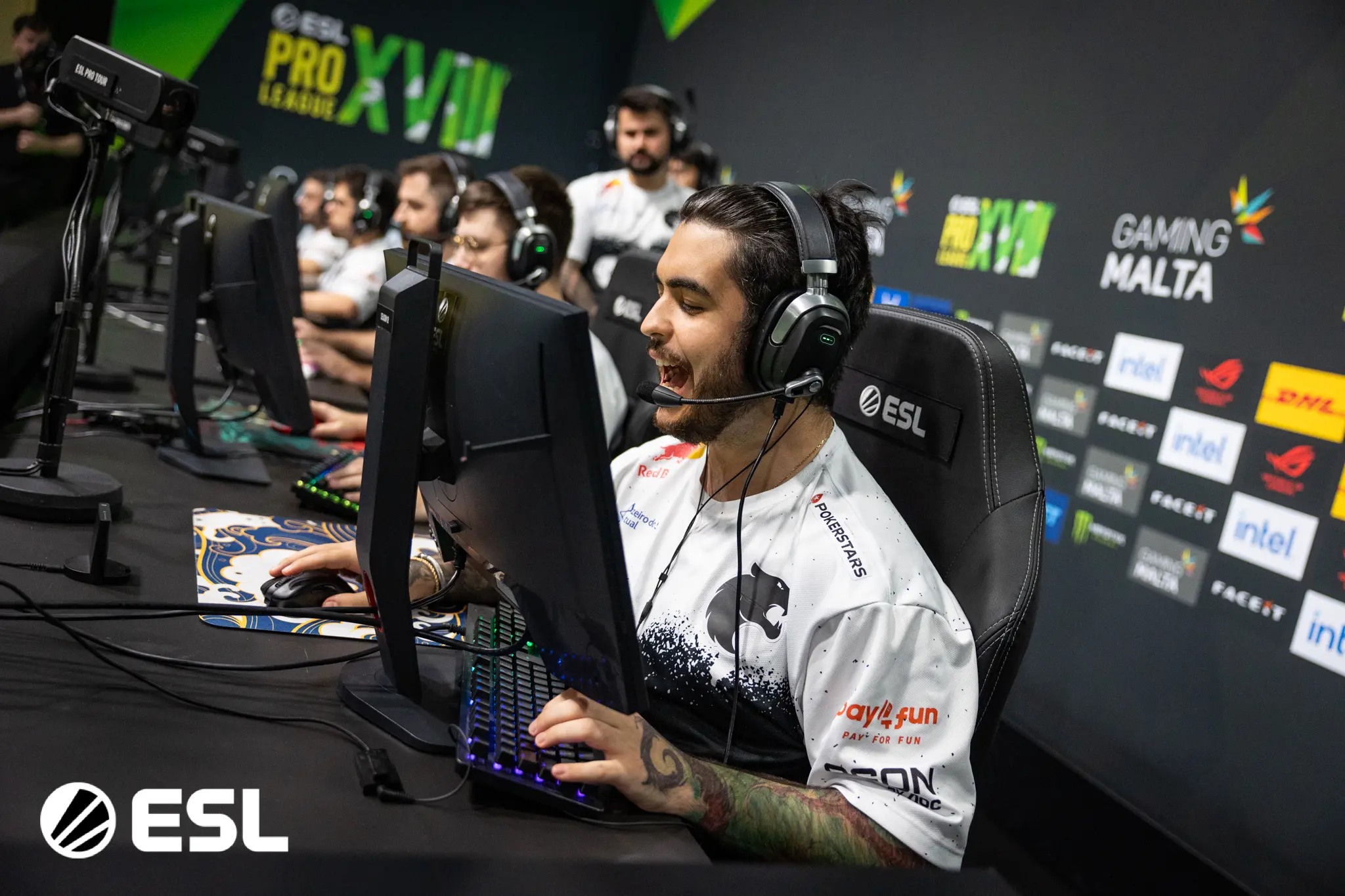 Agenda de E-Sports: Calendário de jogos da semana (9 a 15 de outubro) 2 Agenda de E-Sports: Calendário de jogos da semana (9 a 15 de outubro) F49fhXZXYAAuD9d.jpg