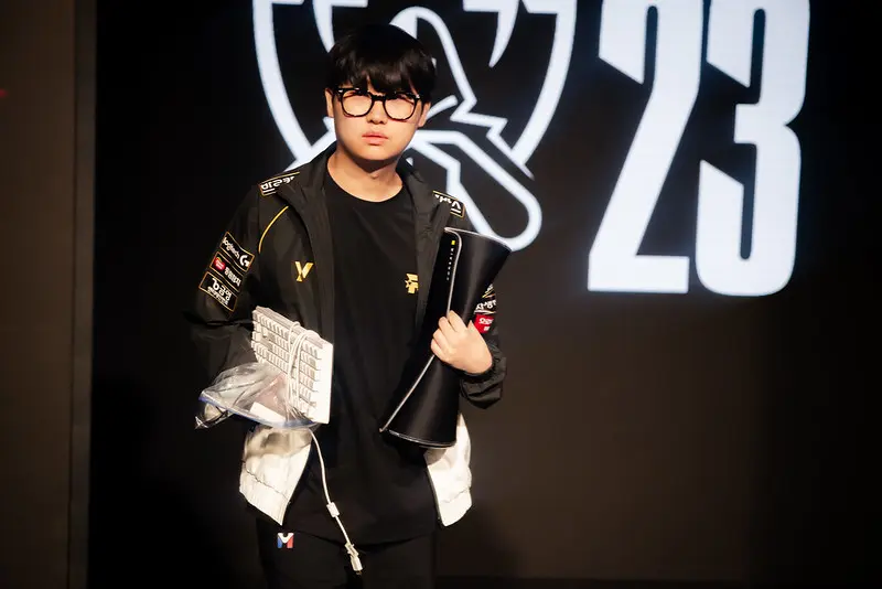 Worlds 2023: 5 jogadores para ficar de olho nos playoffs 53293596221 efa2c6bfed c.jpg