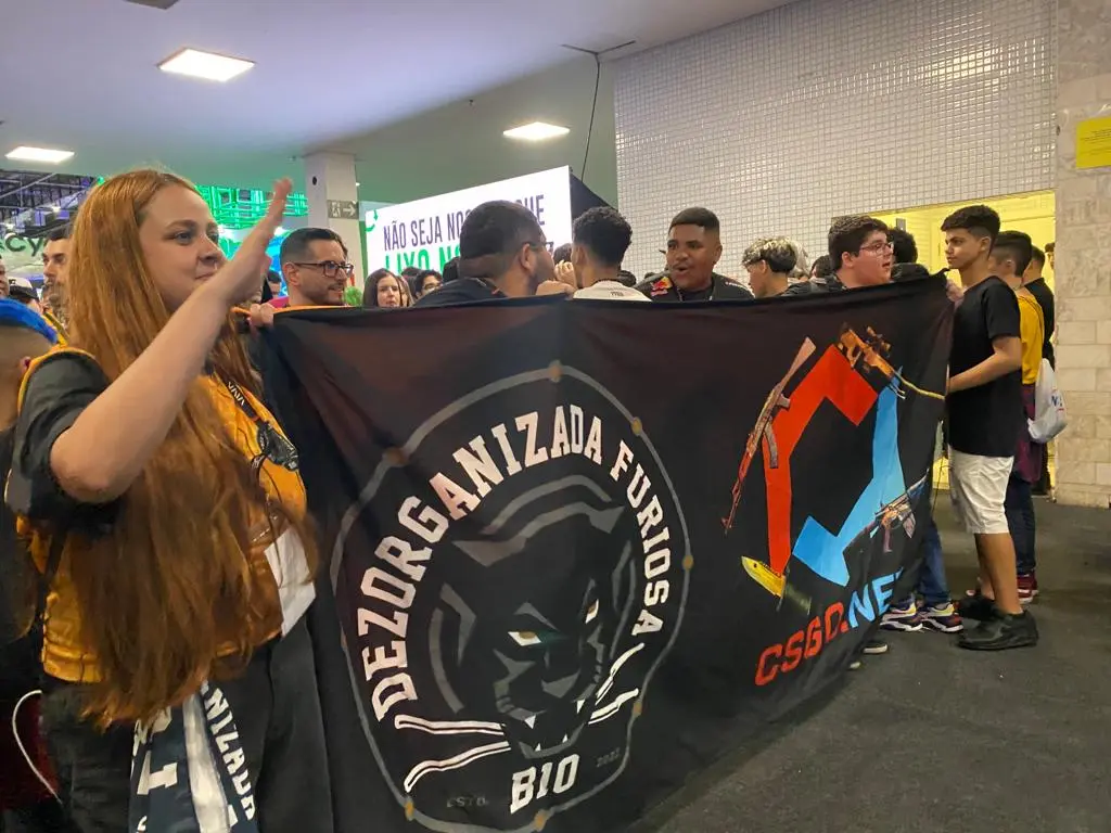 Torcida organizada da FURIA marca presença na BGS Esports 3 Torcida organizada da FURIA marca presença na BGS Esports 64cdaa1d e9b1 4b01 9212 a9b68d8dfee7.jpg