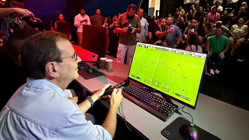 Rio de Janeiro inaugura a primeira arena pública de eSports 1 Rio de Janeiro inaugura a primeira arena pública de eSports fotojet 60 dmc4.960