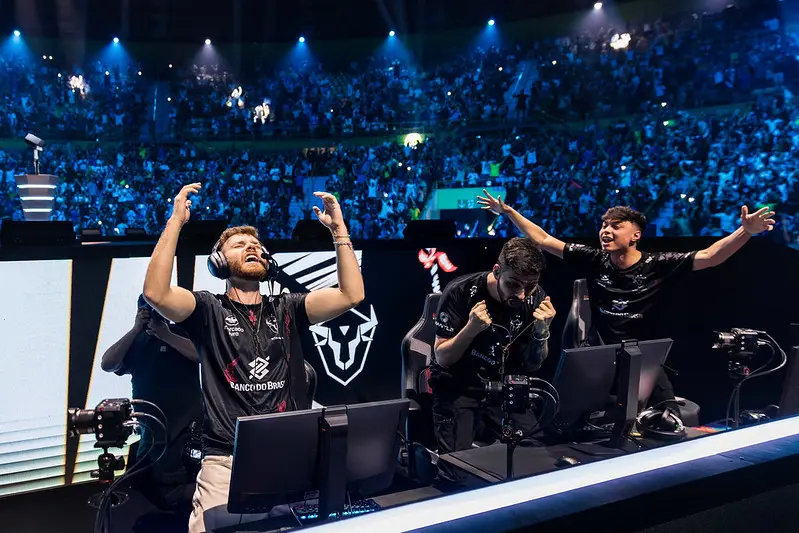R6: "Logo vocês vão saber o desenrolar desse novo capítulo", revela Herdsz sobre ida do elenco da w7m para a FURIA 53554231564 fe4256de36 c.jpg