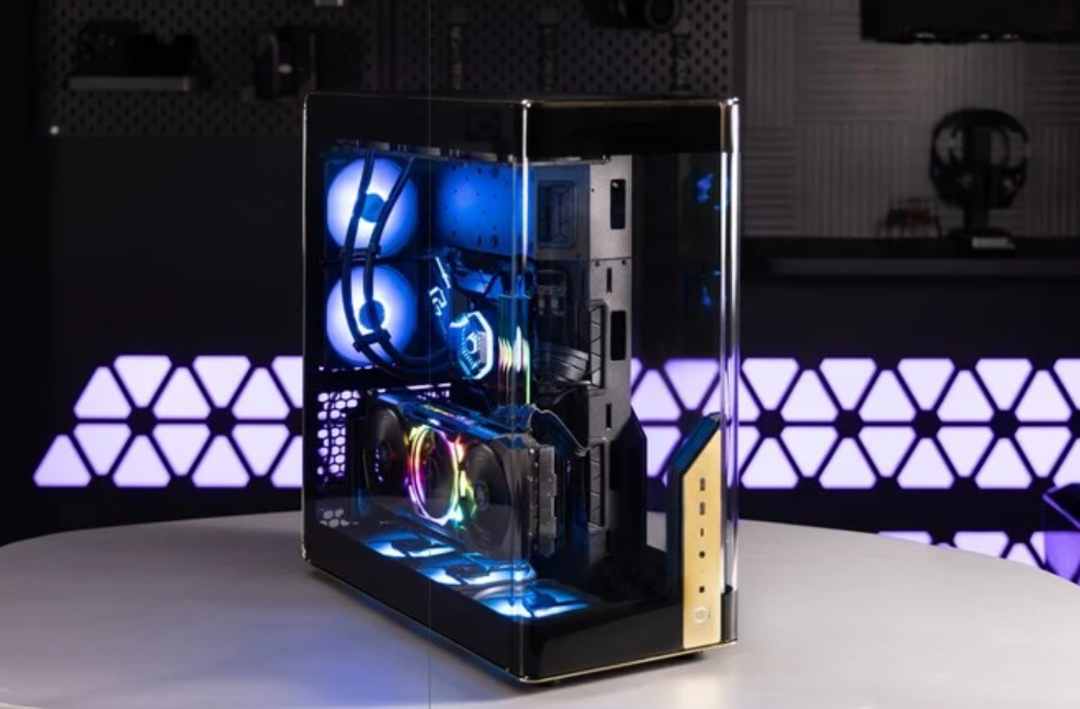 Computex: casemods, PCs e cadeiras são apresentados pela Cooler Master 3 Cooler Master