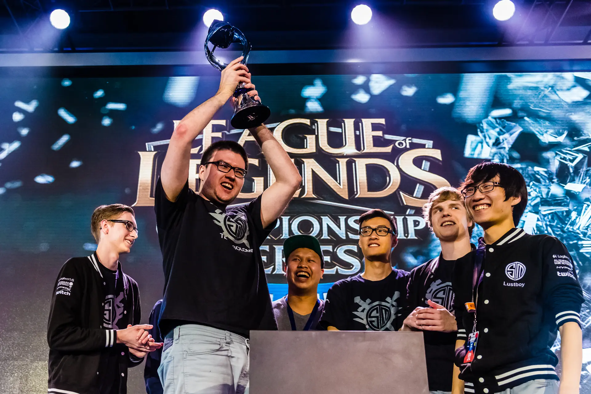 LoL: Confira todos os campeões da LCS da história 2 LoL: Confira todos os campeões da LCS da história 15183680085 07d93f2292 o.jpg