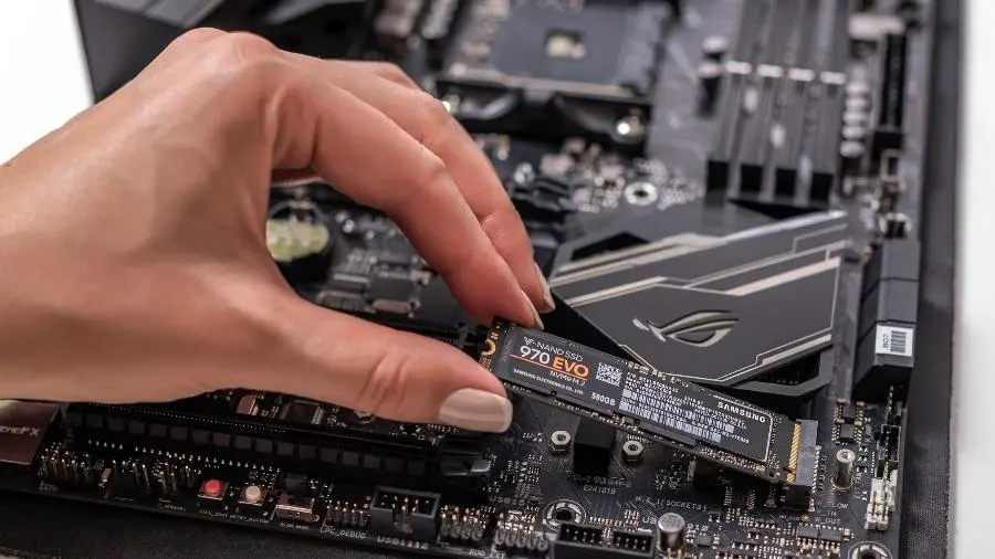 SSDs NVMe: Revolucionando o desempenho computacional unidade de armazenamento ssd em um notebook