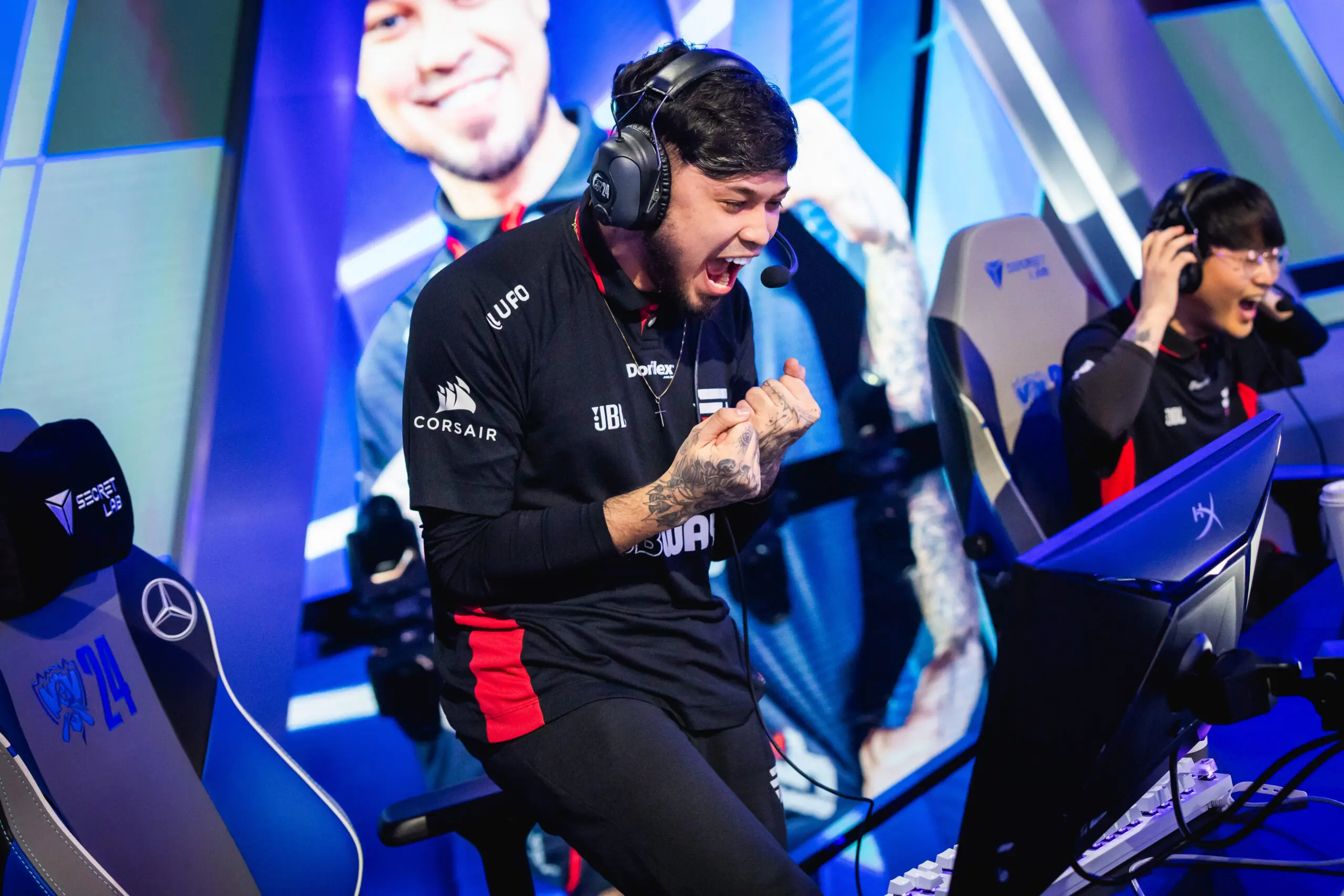 LoL: Time perde ADC para outra equipe no CBOLÃO LEGENDS 2 ADC da paiN Titan no palco do Mundial de LoL, após vitória