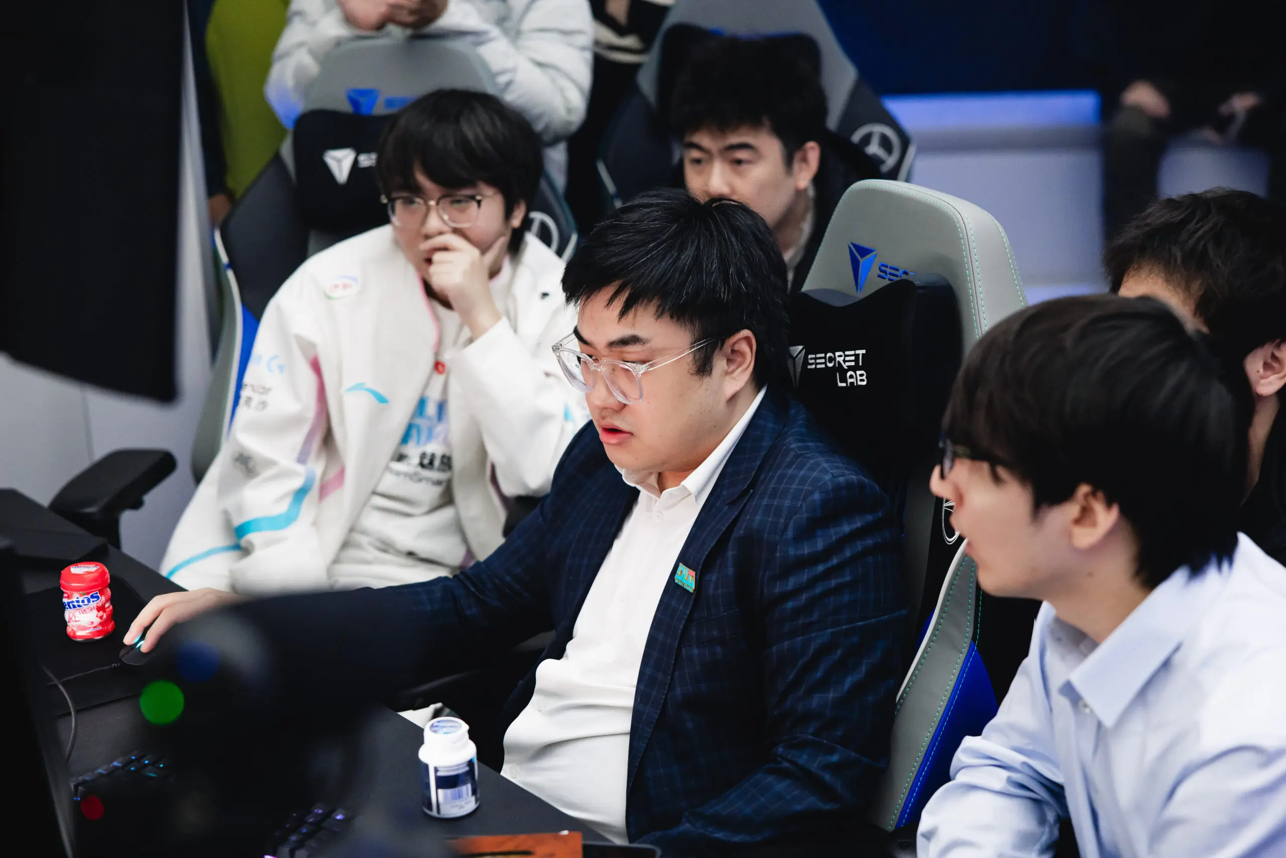 LoL: Campeonatos que tiveram as maiores premiações totais em 2024 4 equipe da BLG discute sobre o jogo do Worlds