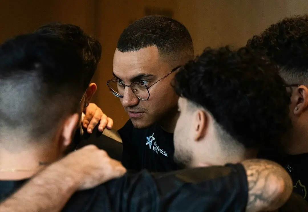 CS2 RMR Américas: Saiba mais sobre situação das equipes brasileiras no Major 2024 4 jogadores da FURIA se reinindo antes da partida de CS2