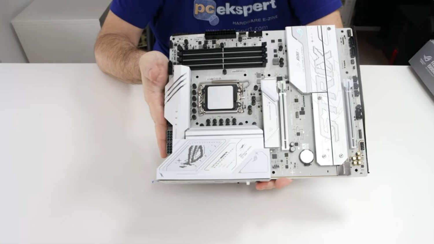 ASUS