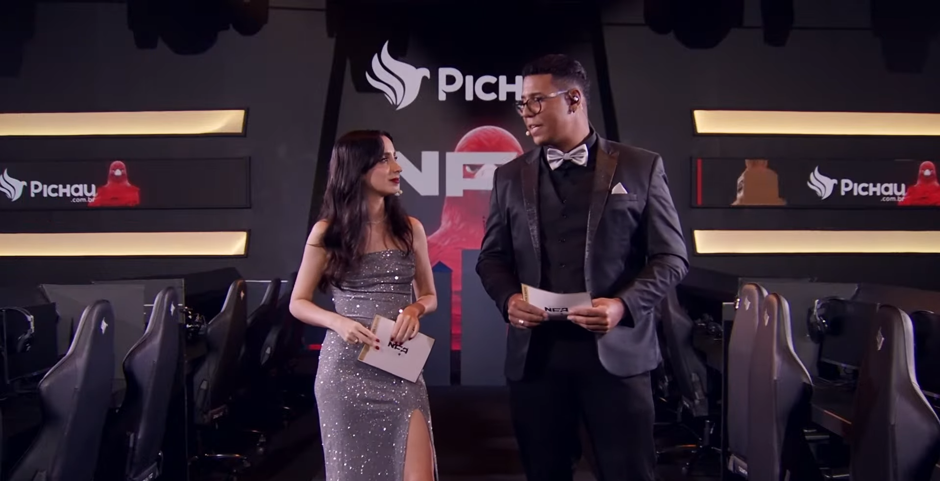 FF: Guia definitivo da Liga NFA - 2° split 4 apresentadores do NFA Awards durante a premiação de Free Fire Emulador