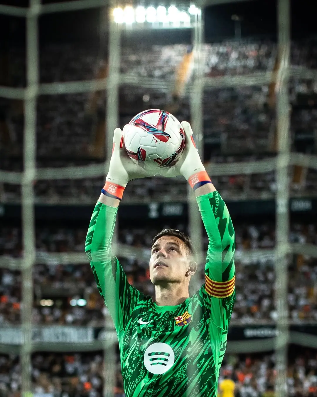 EA FC: Os 5 melhores goleiros do EA FC 25 Snapinsta.app 455853709 1015894343184113 6466862118869766479 n 1080.jpg