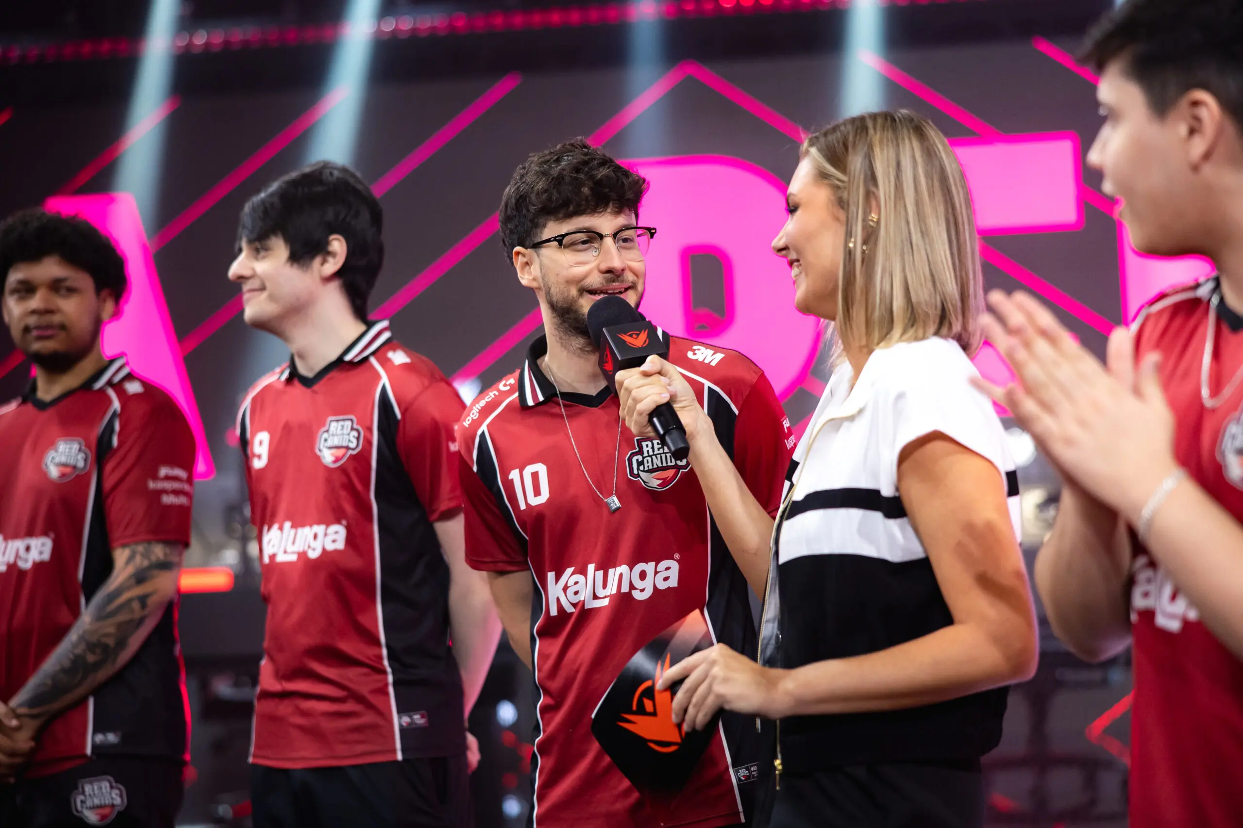 LoL: RED Grevthar diz que irá "defender" o "Brasil" na LTA Sul 2 jogador de LoL Grevthar da RED que disputa a LTA Sul