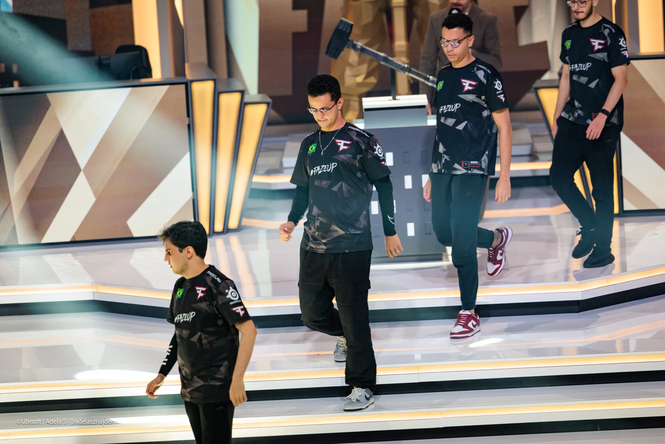 R6: Cerca de US$ 17 milhões impactaram uma cidade devido ao eSport 2 jogadores de R6