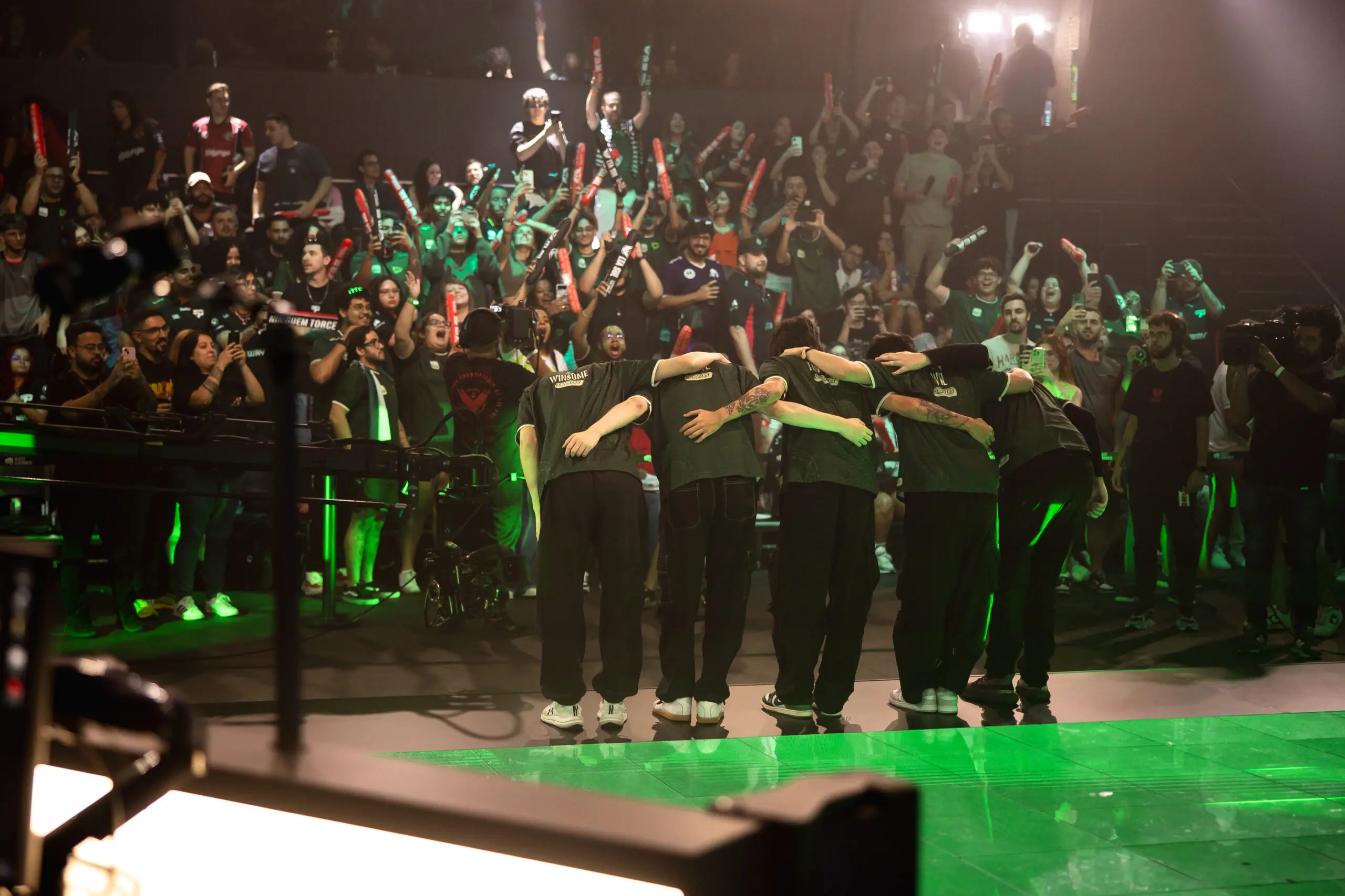 LTA: LOUD vs C9, brasileiros lutam pela sobrevivência no campeonato 2 time da LOUD que disputa a LTA