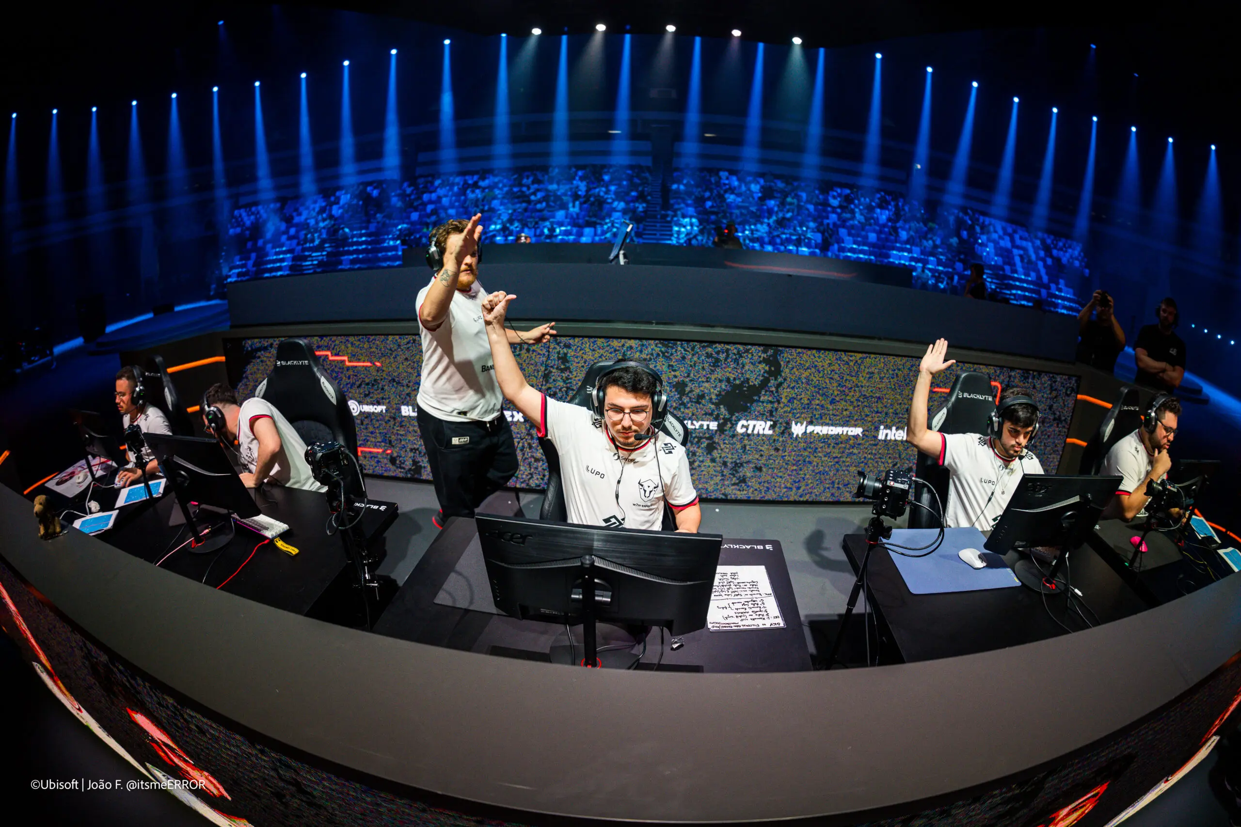 R6: W7M aposta em novidade para se fortalecer rumo a Copa do Mundo 2 R6: W7M aposta em novidade para se fortalecer rumo a Copa do Mundo 54524435315 3b210fa254 o scaled.jpg