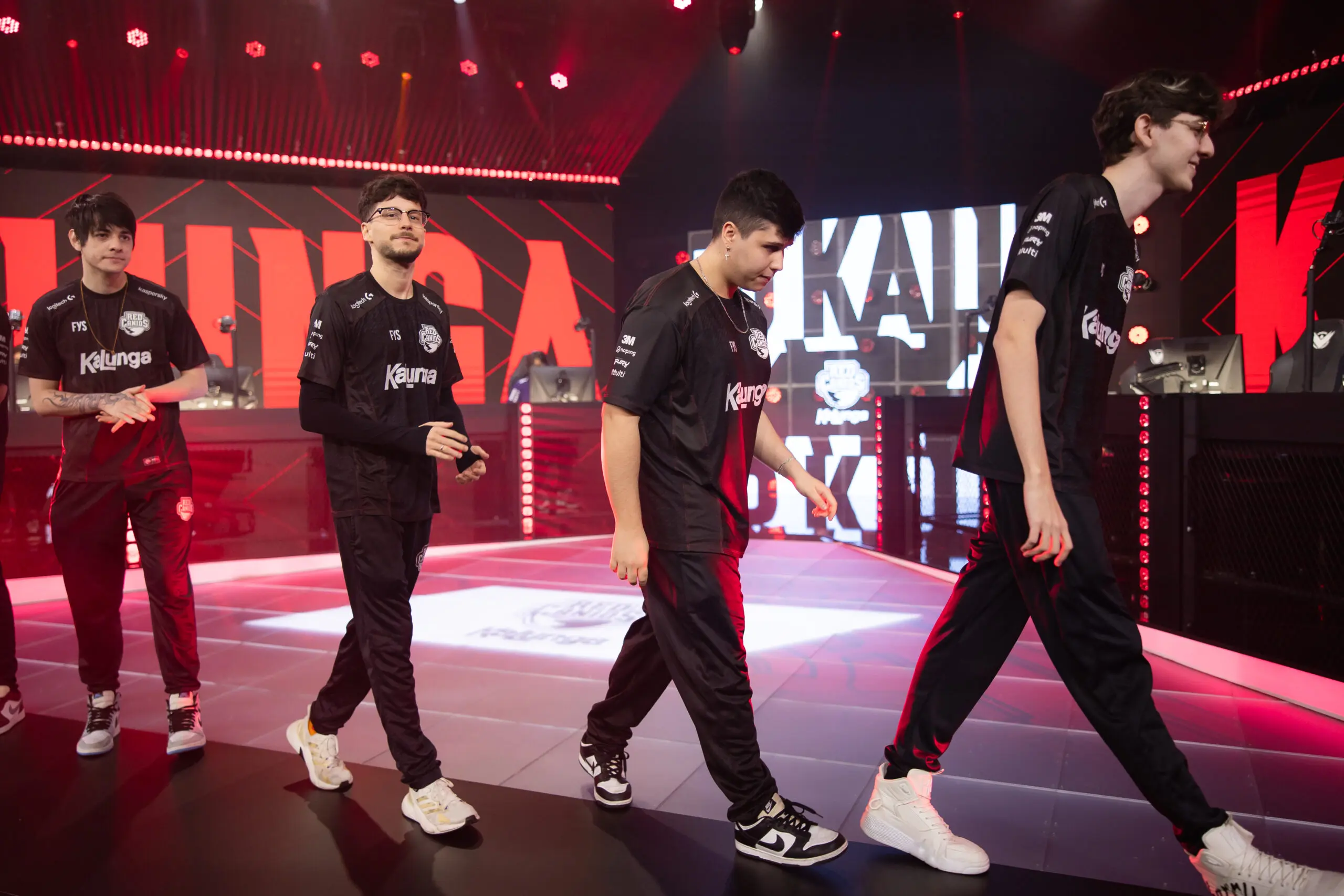 LoL: Caos se instaura em equipe após eliminação na LTA Sul 2 LoL: Caos se instaura em equipe após eliminação na LTA Sul 54560666226 78e868459f o scaled.jpg