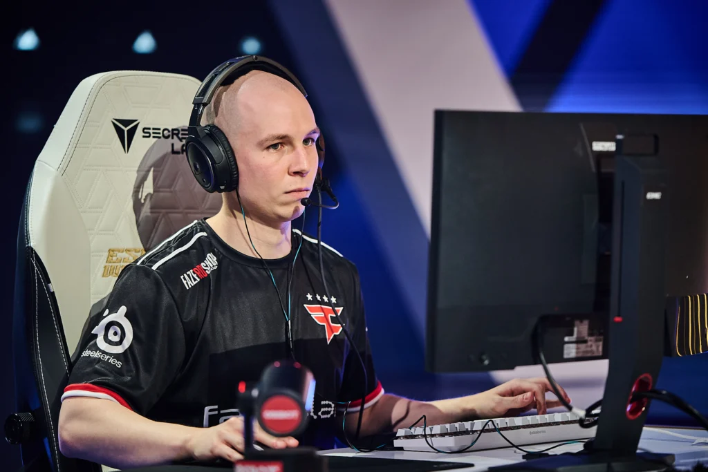 CS2: Karrigan fala sobre saída de EliGE da FaZe 54734083482 d25201a2c3 o