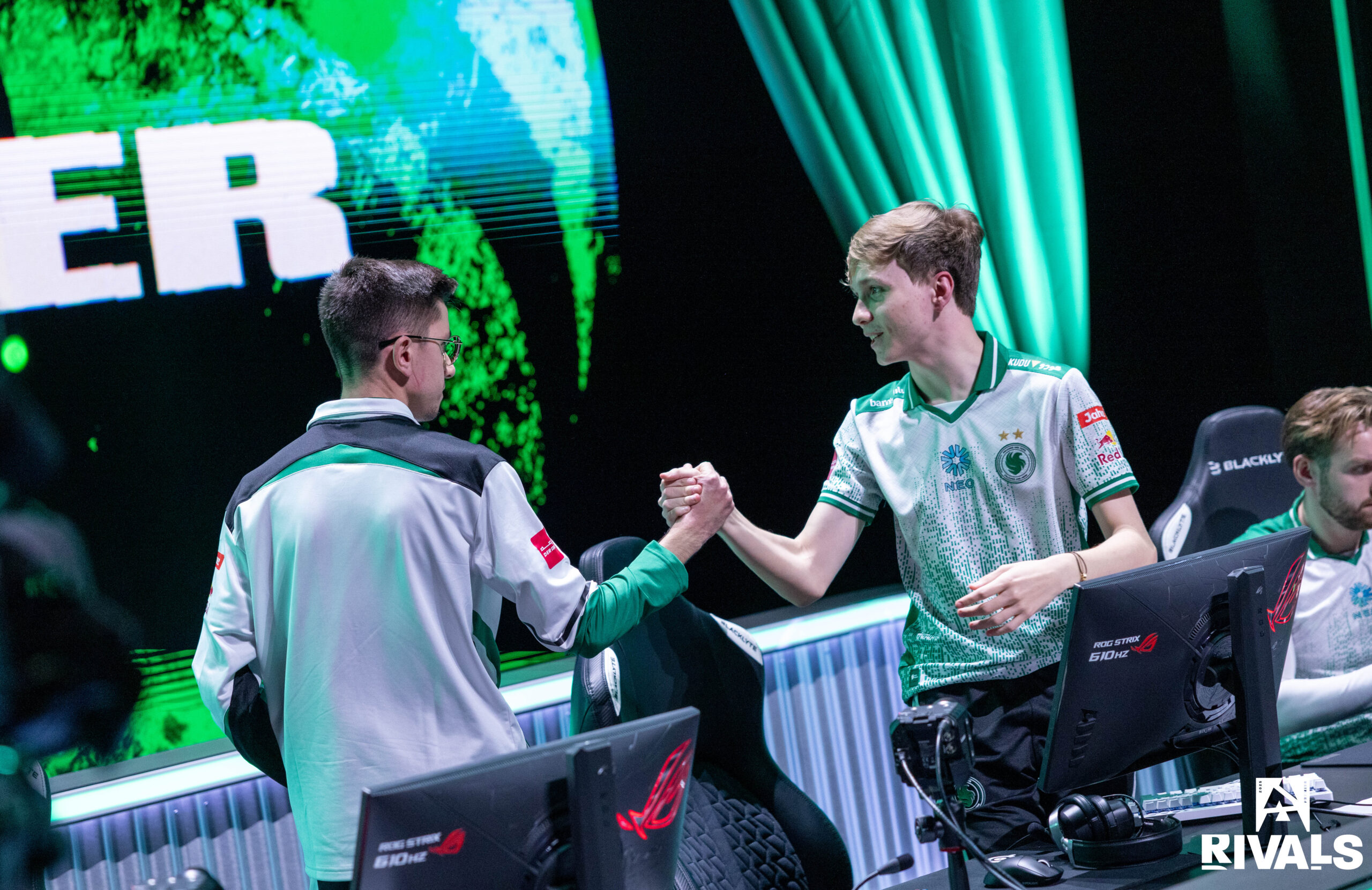 jogadores_team_falcons_counter_strike_2 Dois jogadores da Team Falcons de Counter-Strike 2