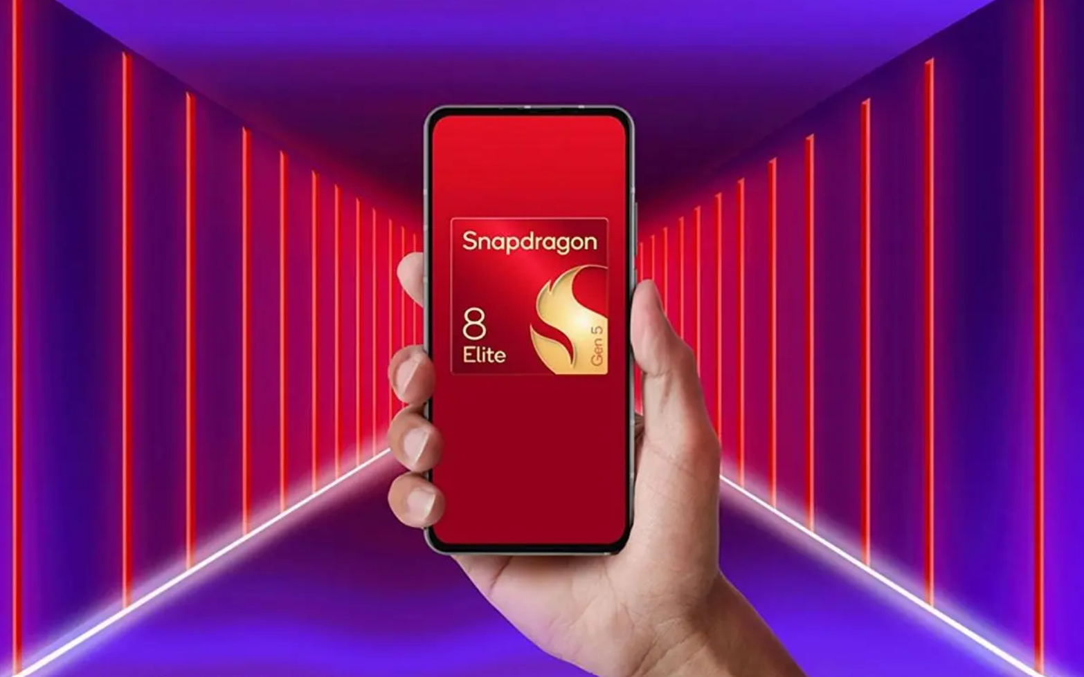 Celular sendo segurado com propaganda do Snapdragon