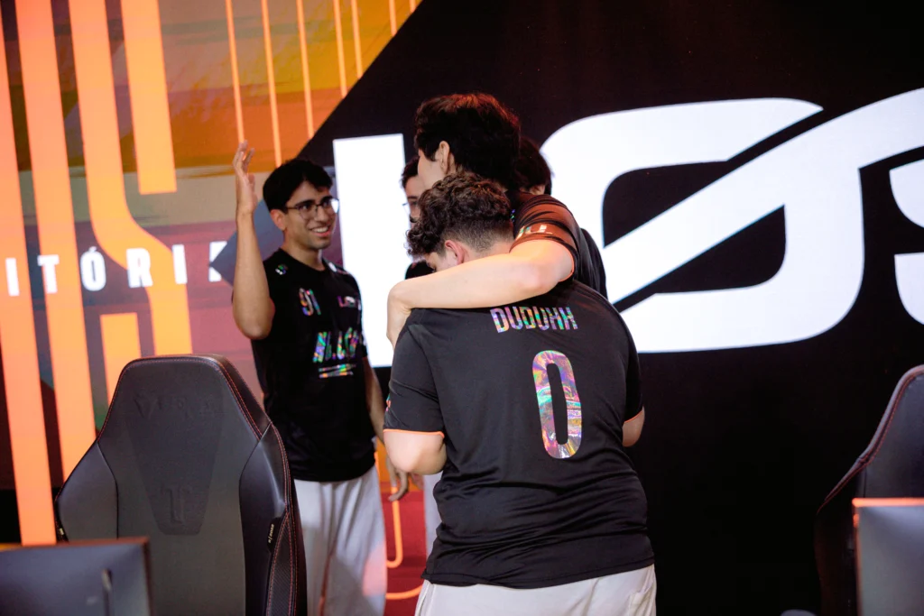 Wallyson "Duduhh" Silva, jogador profissional de League of Legends da LOS.