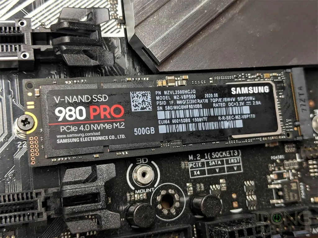 SSD Samsung M.2 na placa.