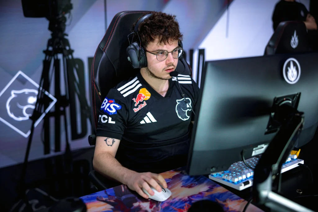 Arthur "Tutsz" Machado, jogador profissional de League of Legends (LoL) da FURIA.