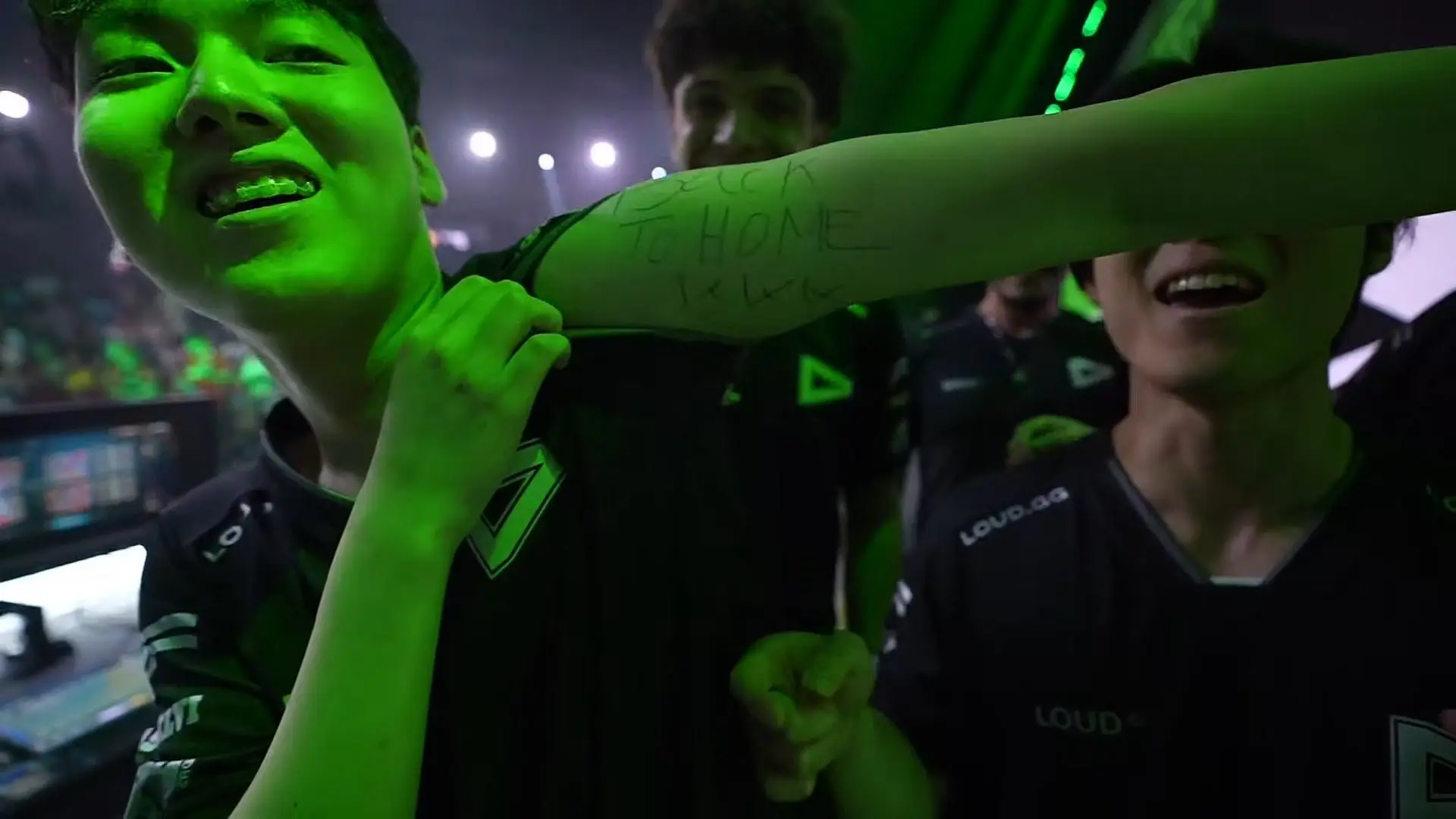 Copa CBLOL: Entre tensão e polêmicas, LOUD supera RED HBtJVR6WsAIzmgK.jpg