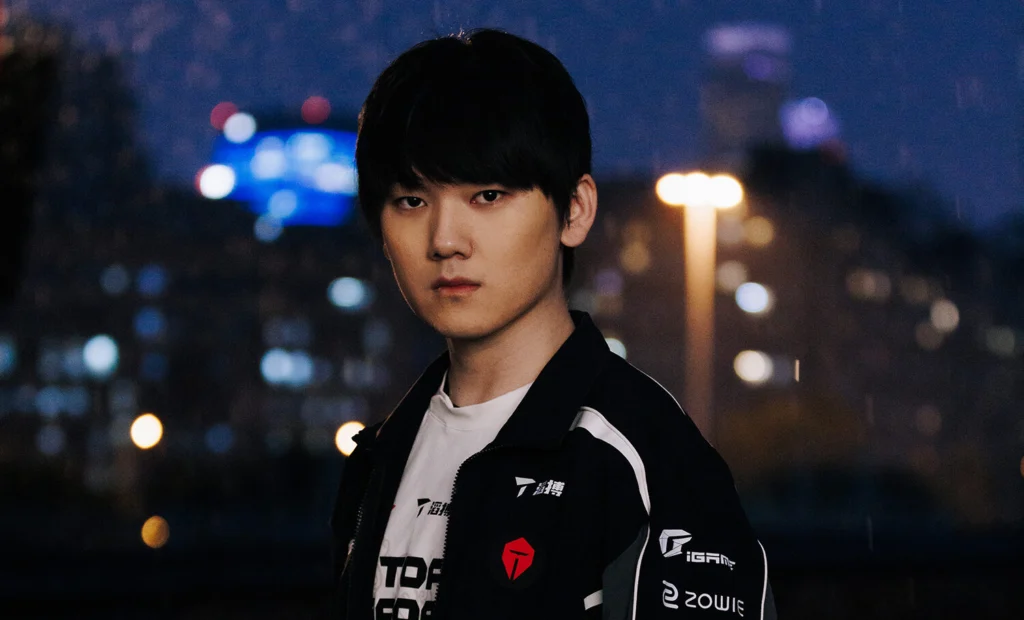 LoL: Campeão mundial retorna das cinzas 4 Yu "JackeyLove" Wenbo, jogador profissional de League of Legends (LoL) da Top Esports (LPL).
