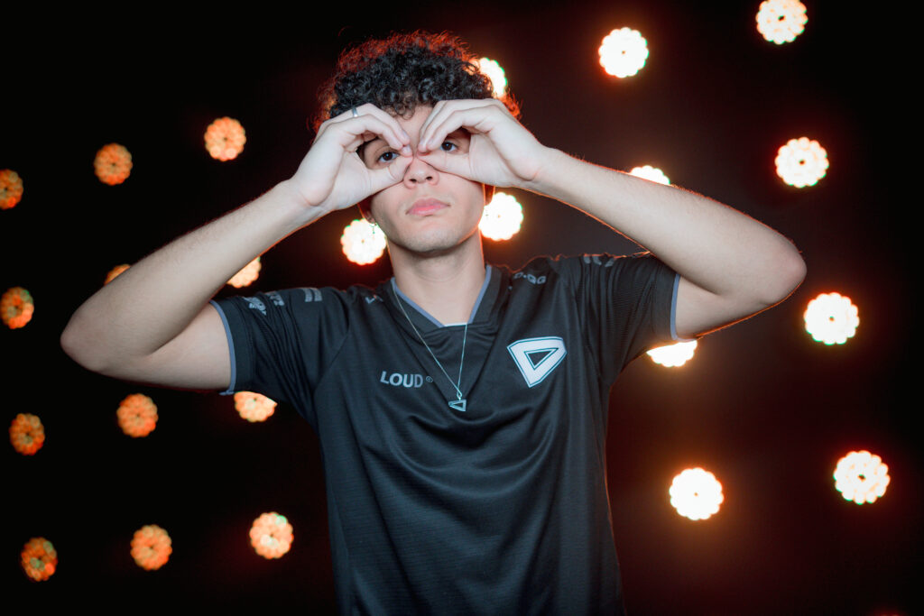 Carlos "Xyno" Ferreira, jogador profissional de League of Legends (LoL) da LOUD.