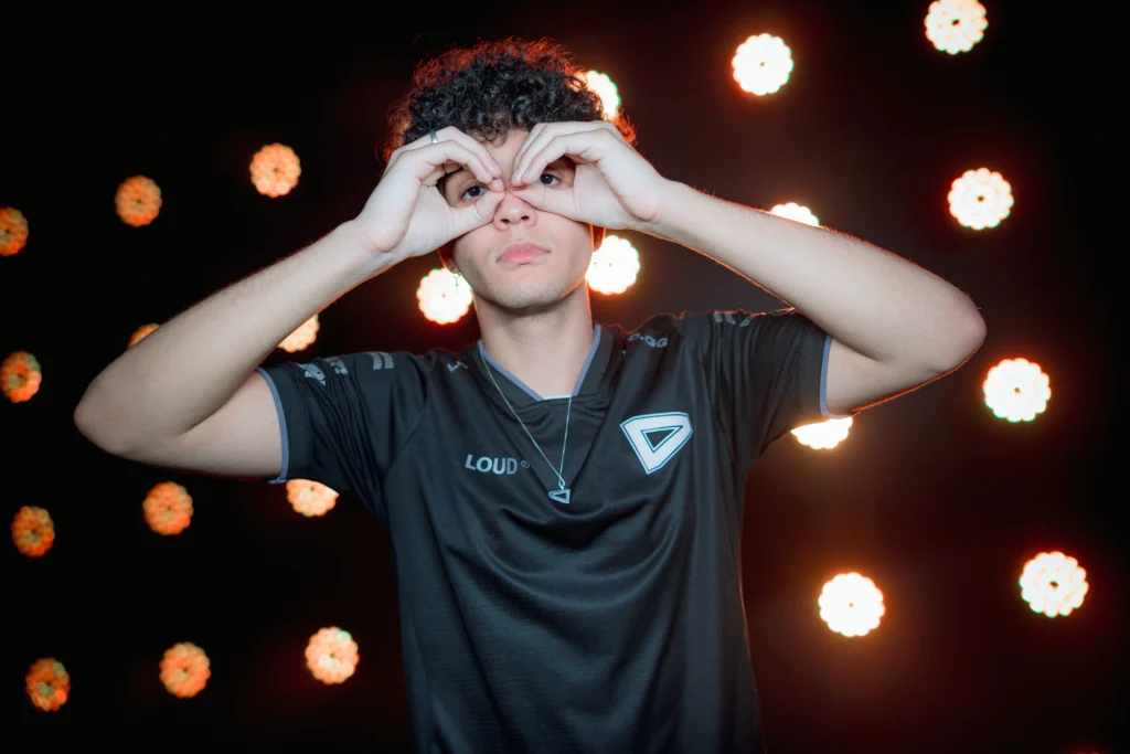 Carlos "Xyno" Ferreira, jogador profissional de League of Legends (LoL) da LOUD.