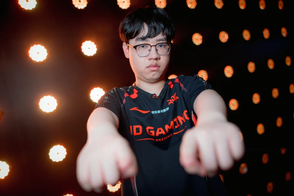 Xu "Xiaoxu" Xingzu, jogador profissional de League of Legends (LoL) da JD Gaming. First Stand 2026.