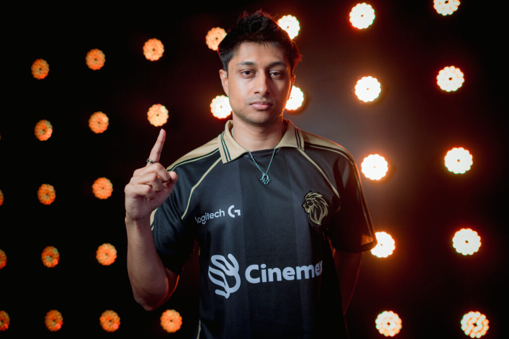 Niship "Dhokla" Doshi, jogador profissional de League of Legends (LoL) da LYON.