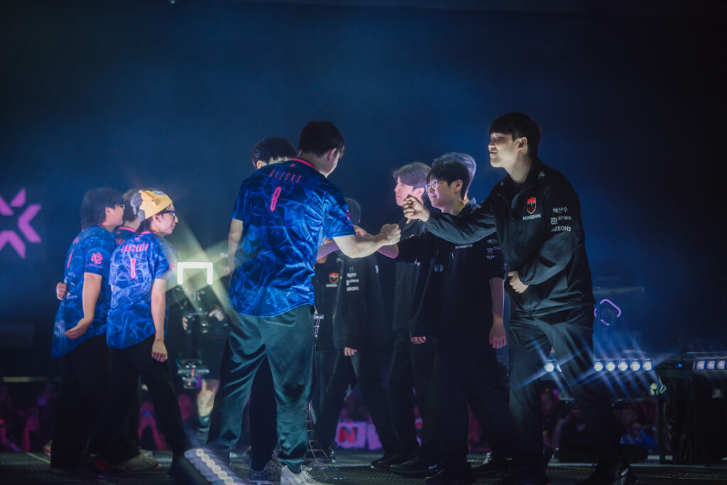 Paper Rex e Nongshim RedForce na final do VALORANT Masters Santiago.