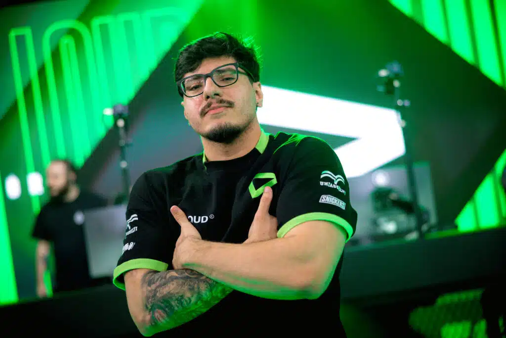 LoL: Time do Circuitão estuda contratar ex-midlaners da LOUD 55187565186 4b226e89e8 o