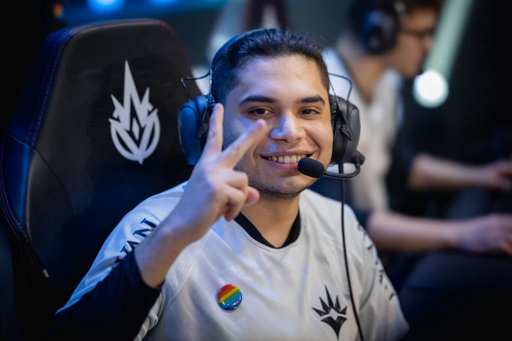 LoL: paiN Academy tem novo jungler na mira; Saiba mais 2 Levi "Levizin" Pedutti, jogador profissional de League of Legends (LoL) e novo jungle da paiN Gaming Academy.