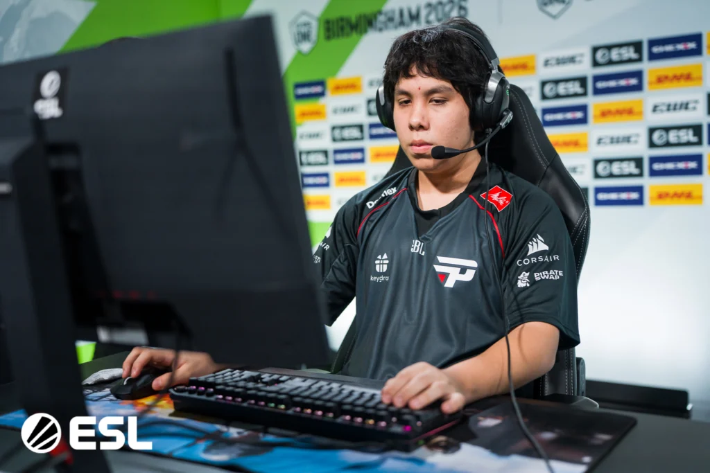 Dota 2: Clube anuncia saída do cenário competitivo; Saiba mais 2 Máximo "Wits" Orozco Alza, jogador profissional de Dota 2 vestindo a camisa da paiN Gaming.