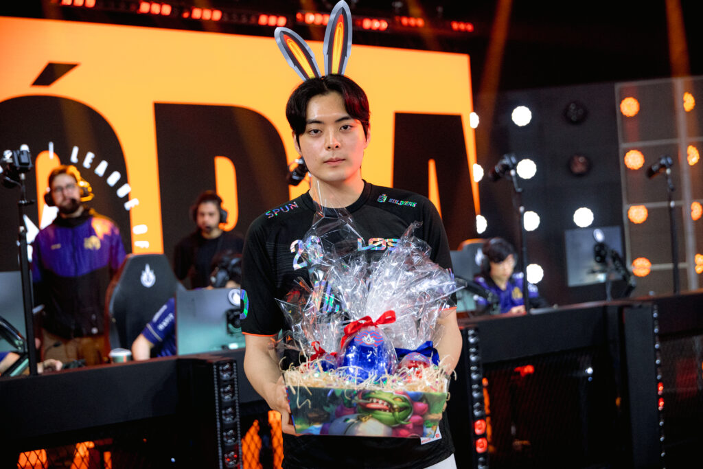 Kim "Zest" Dong-min, jogador profissional de League of Legends (LoL) da LOS.