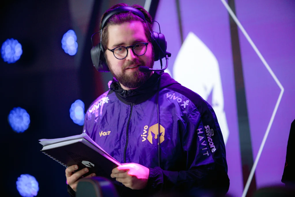 Ludvig "SMILEY" Granquist, Head Coach de League of Legends (LoL) da Vivo Keyd Stars.