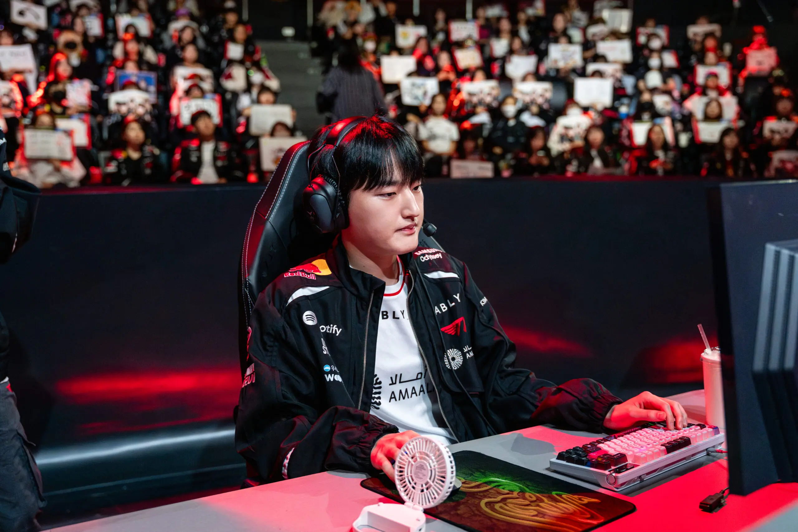 LoL: Jogador da T1 atinge recorde histórico 55252342539 4291ff50ec o scaled.jpg
