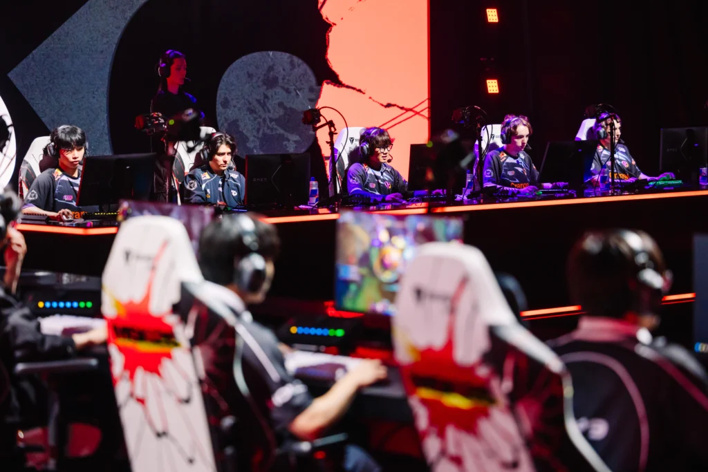 Elenco de League of Legends (LoL) da Karmine Corp no MSI 2026.