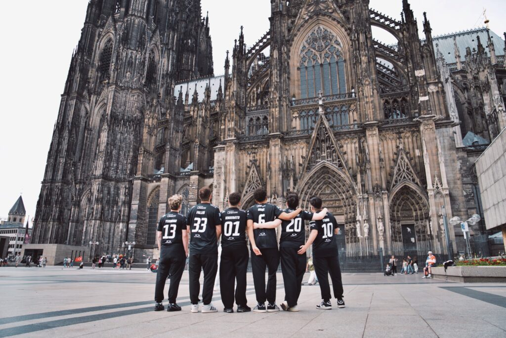 Elenco de Counter-Strike 2 (CS2) da FURIA para o IEM Cologne Major 2026.