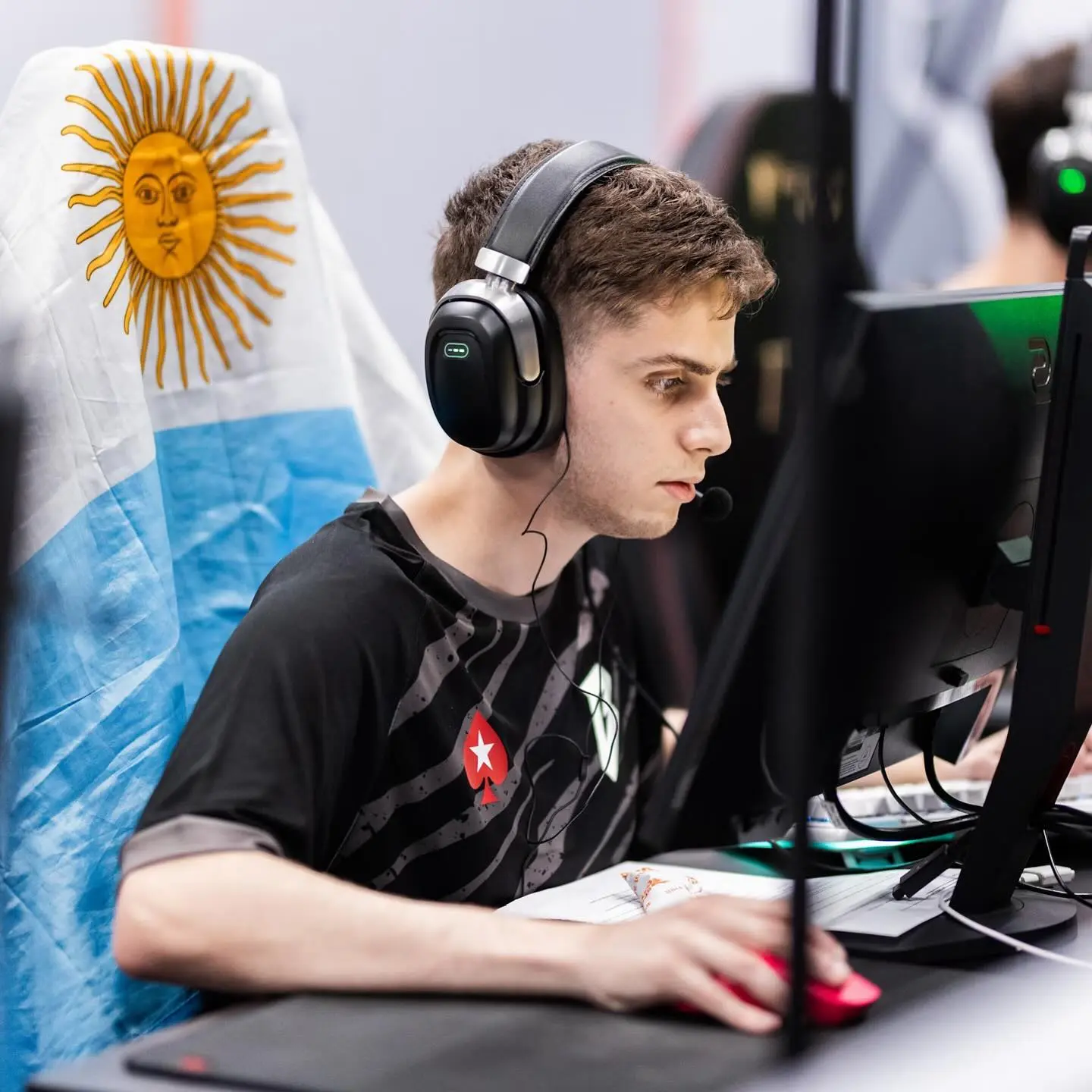 CS2: Legacy define alvos para completar o elenco, diz rumor SnapInsta.to 653923035 17959574381916712 2289080410192960593 n.jpg