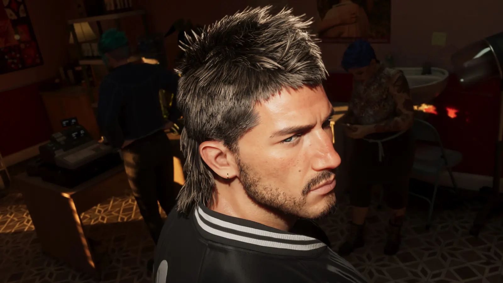 Personagem de GTA 6 em close, com corte mullet e jaqueta esportiva, em ambiente interno.